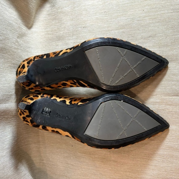 CALVIN KLEIN Sz 8 Leopard Print Pony Hair Pumps Heels Gold Tag NWOT - Picture 9 of 10